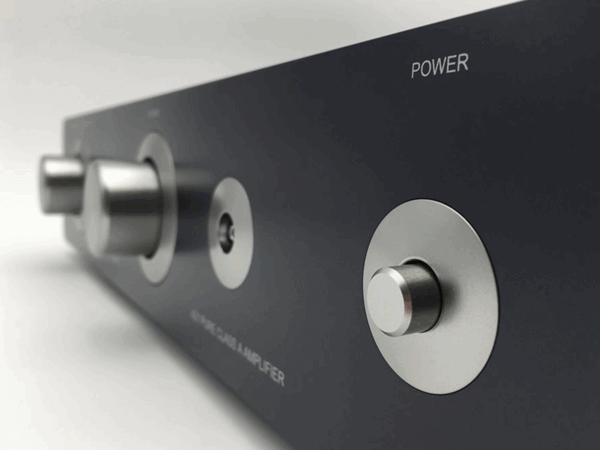 SUGDEN_a21i-9 Amplificateur Sugden A21i Signature